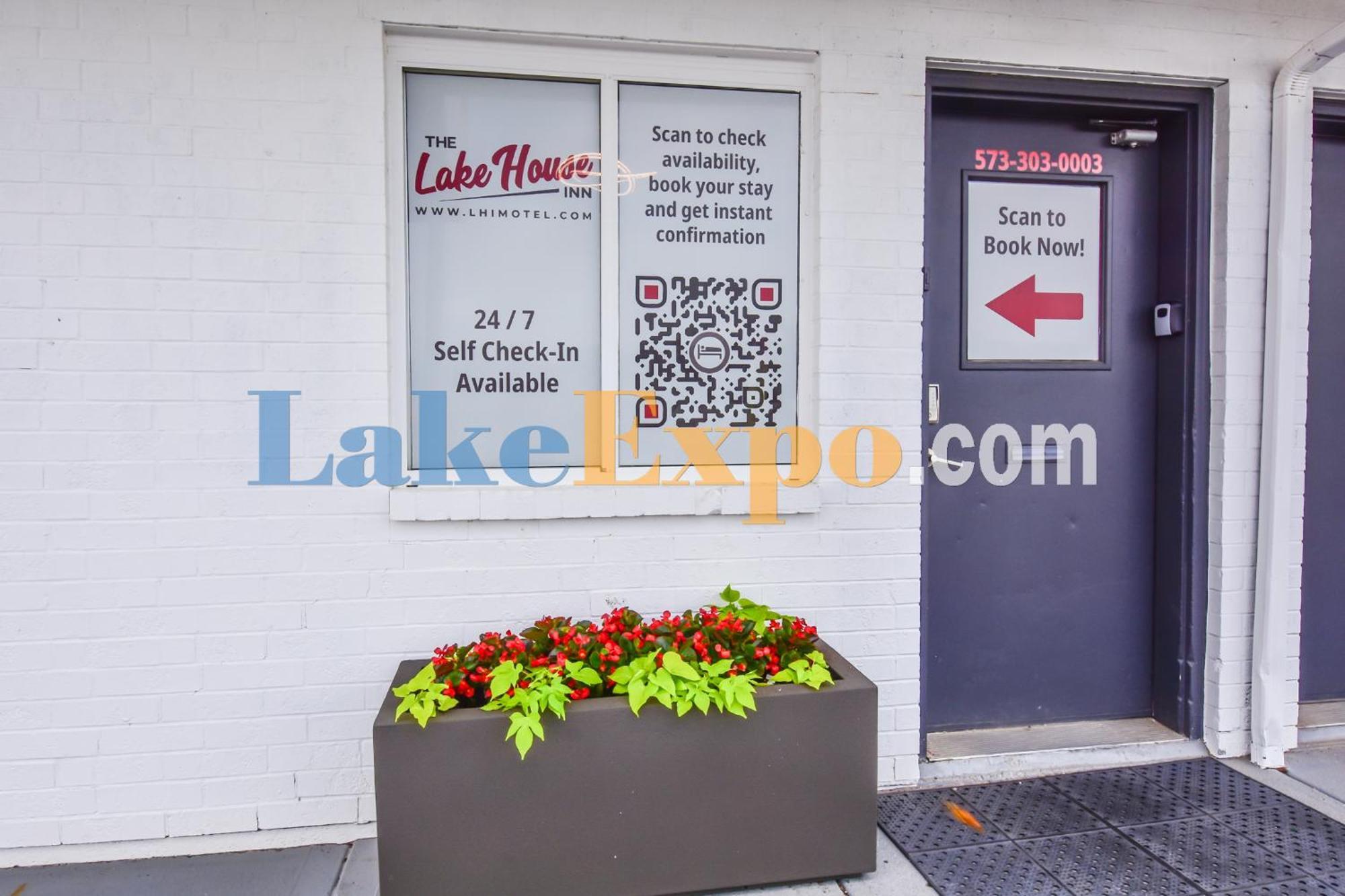 The Lake House Inn Laurie Bagian luar foto